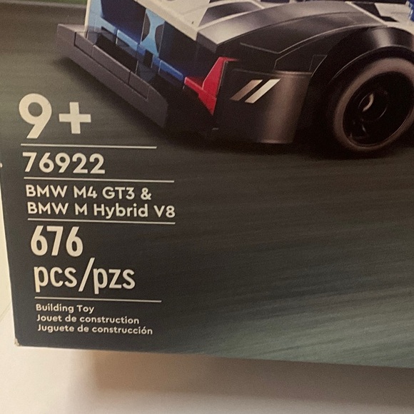 LEGO Speed Champions BMW Motorsport Set - Black, Blue, White - Picture 3 of 4